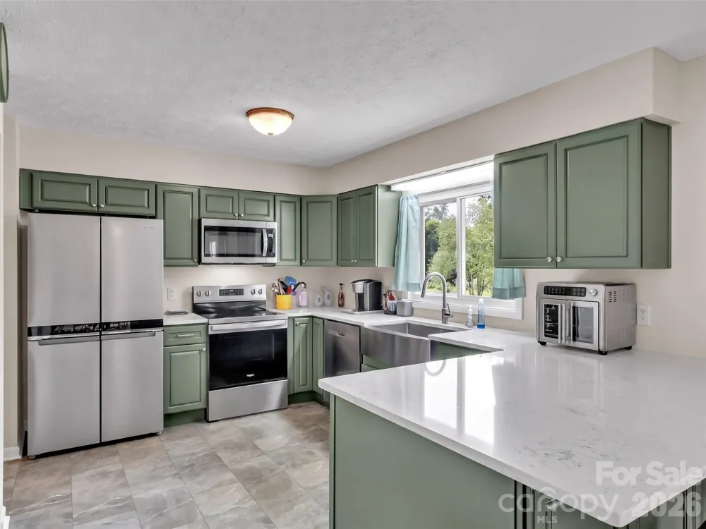 693 Monte Vista Road Candler, NC 28715