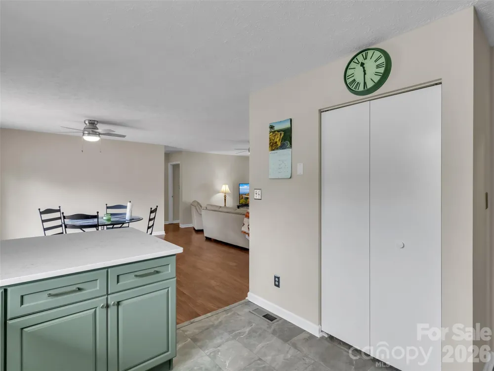 693 Monte Vista Road Candler, NC 28715