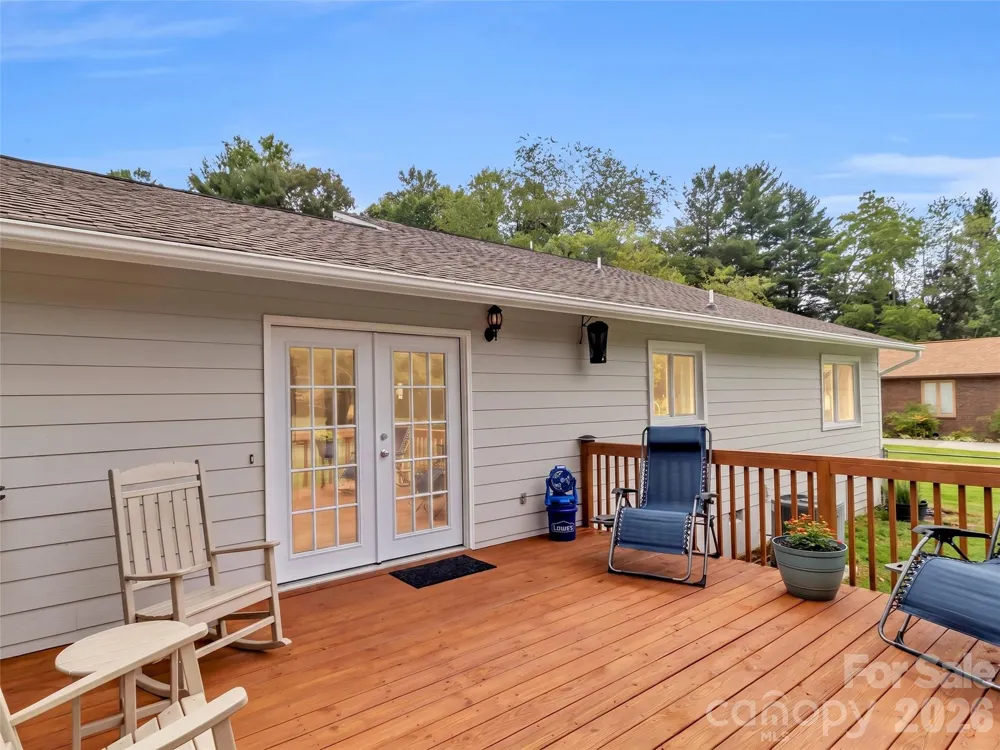 693 Monte Vista Road Candler, NC 28715