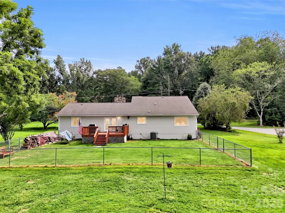 693 Monte Vista Road Candler, NC 28715