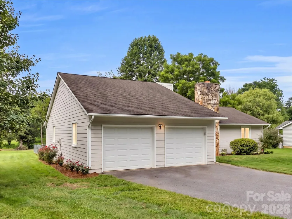693 Monte Vista Road Candler, NC 28715