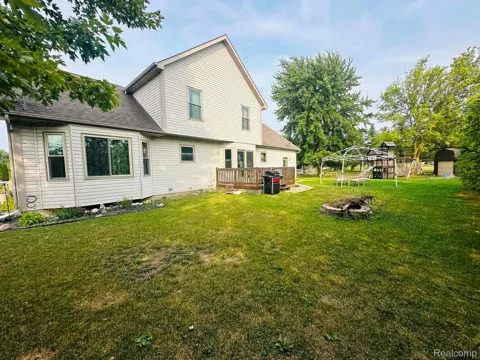 6462 Maple Leaf Court