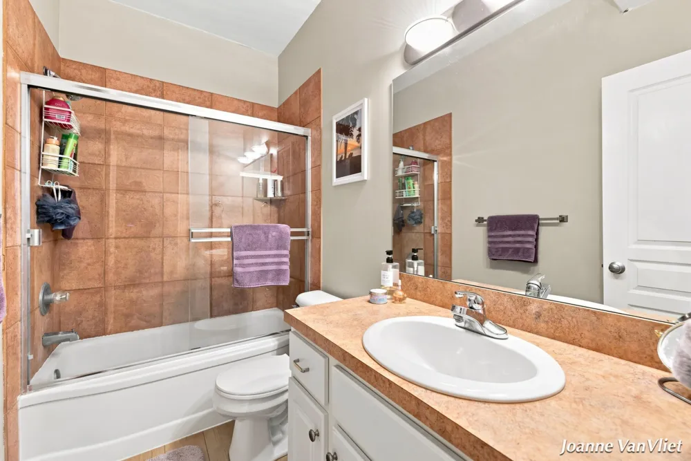 17 W 10th Street #470 Holland City, MI 49423