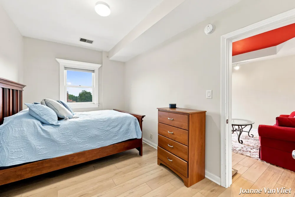 17 W 10th Street #470 Holland City, MI 49423