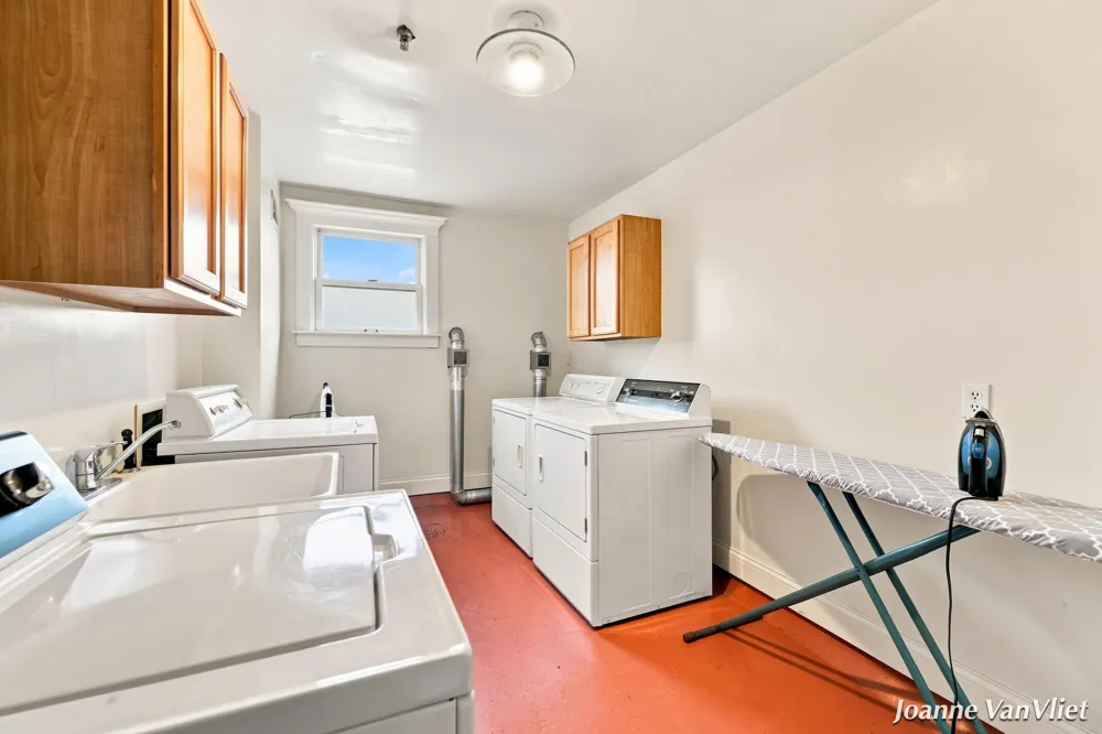 17 W 10th Street #470 Holland City, MI 49423