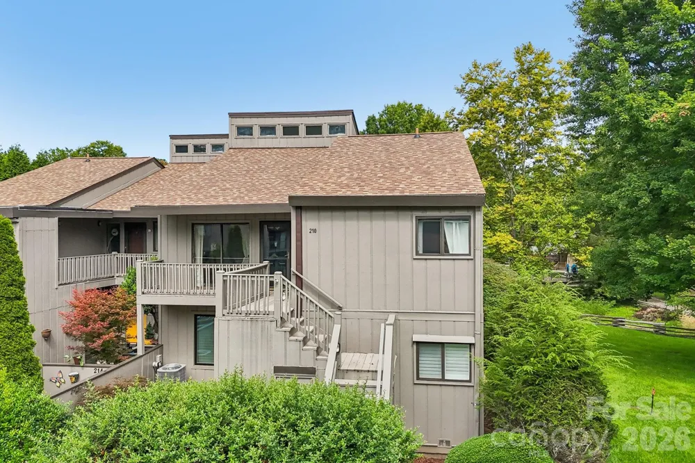 210 Juniper Lane Hendersonville, NC 28739