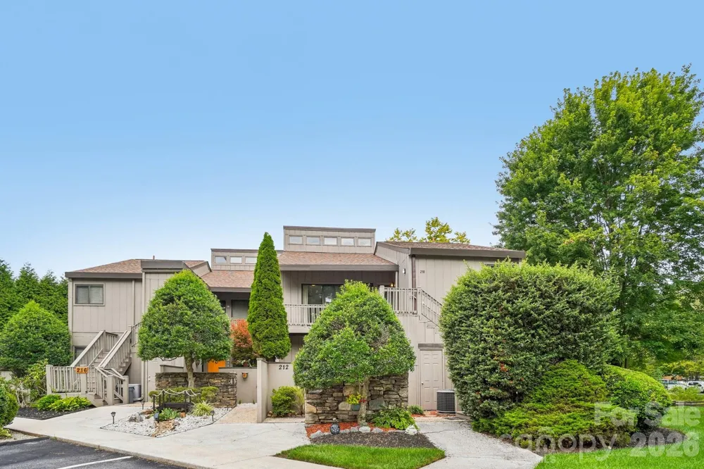 210 Juniper Lane Hendersonville, NC 28739