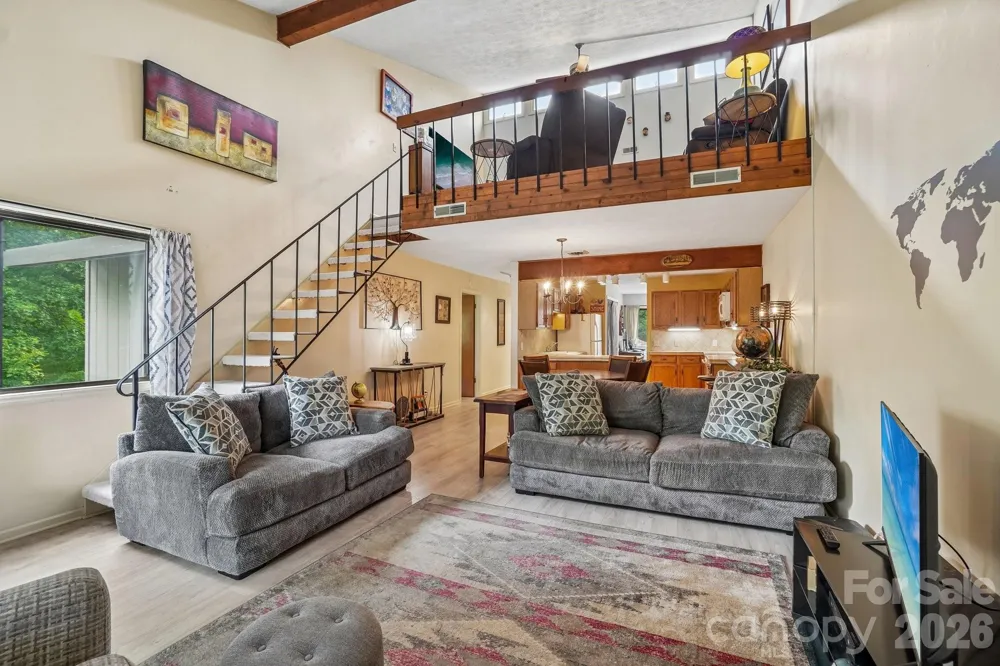 210 Juniper Lane Hendersonville, NC 28739