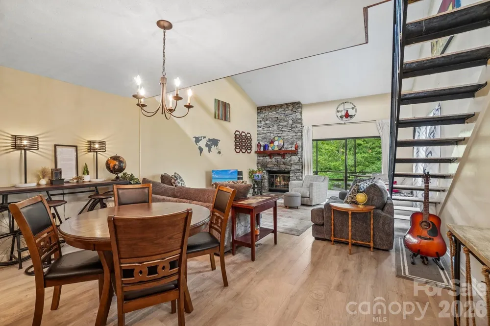 210 Juniper Lane Hendersonville, NC 28739
