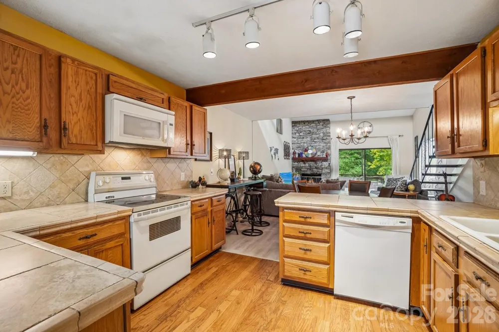 210 Juniper Lane Hendersonville, NC 28739
