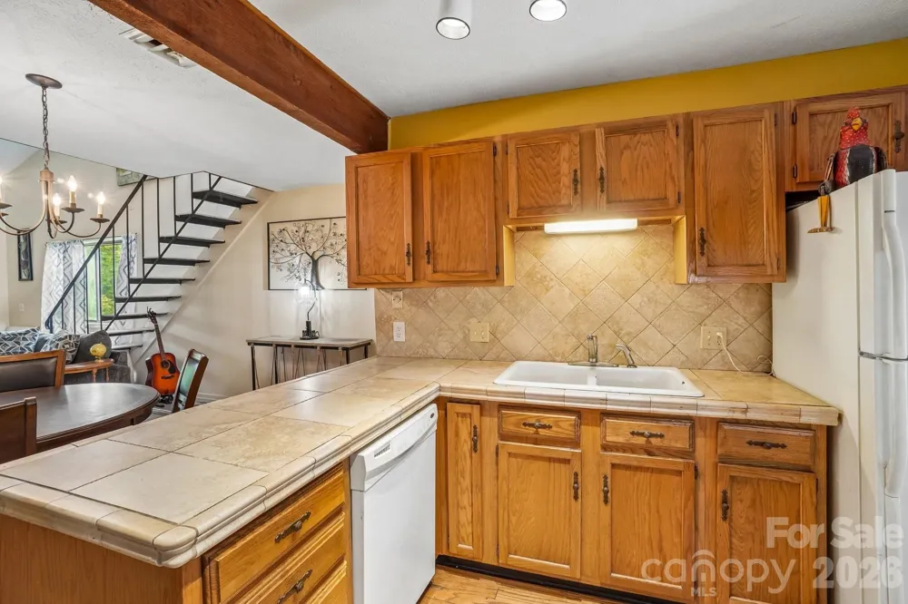210 Juniper Lane Hendersonville, NC 28739