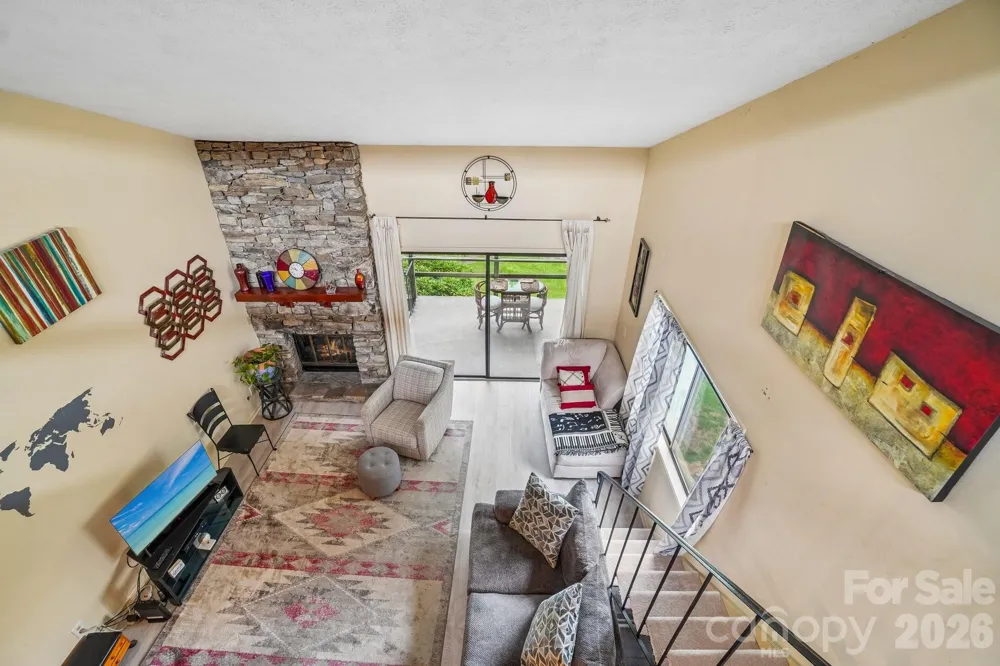 210 Juniper Lane Hendersonville, NC 28739