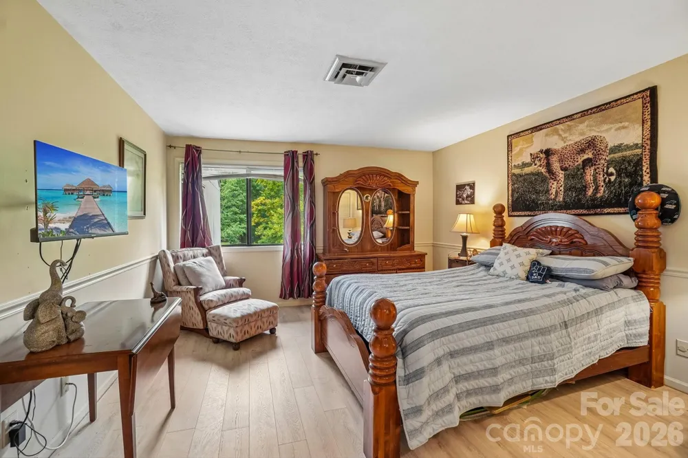 210 Juniper Lane Hendersonville, NC 28739