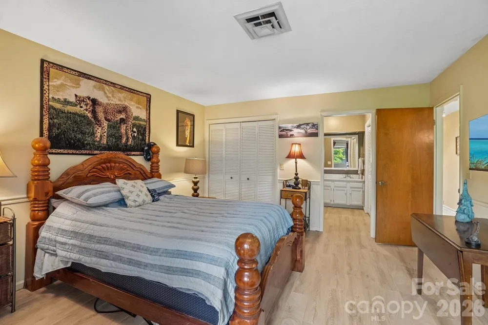 210 Juniper Lane Hendersonville, NC 28739