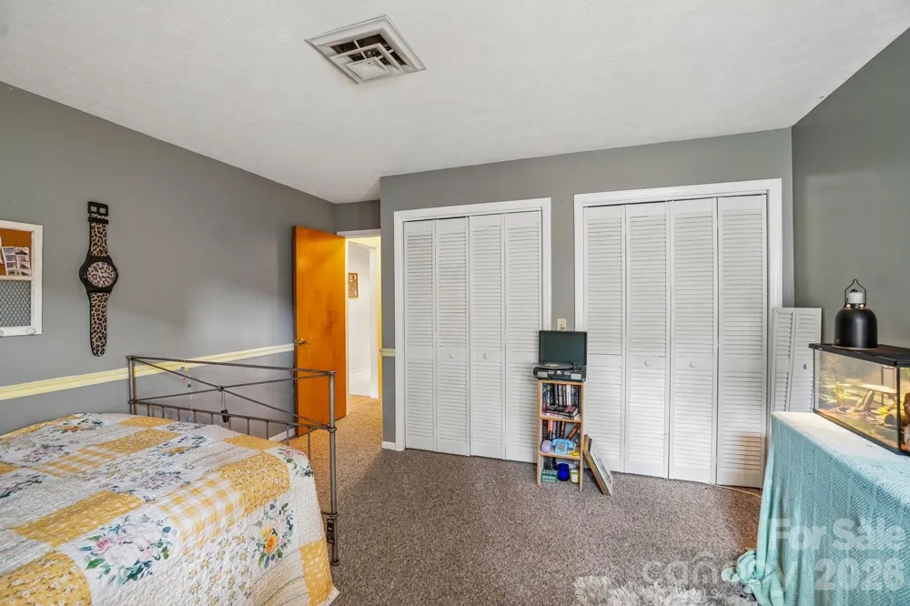 210 Juniper Lane Hendersonville, NC 28739