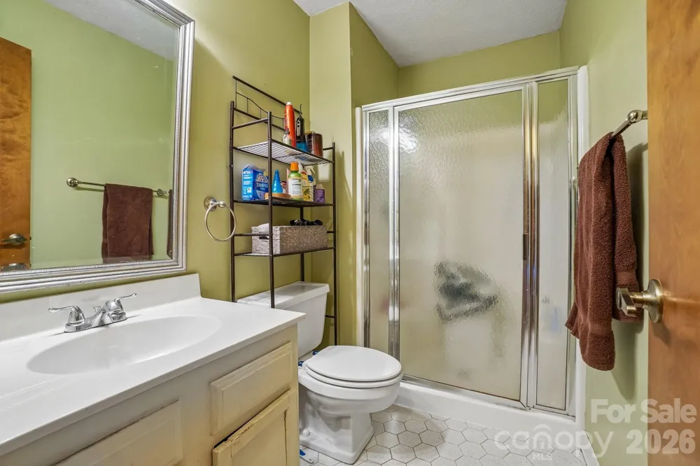 210 Juniper Lane Hendersonville, NC 28739