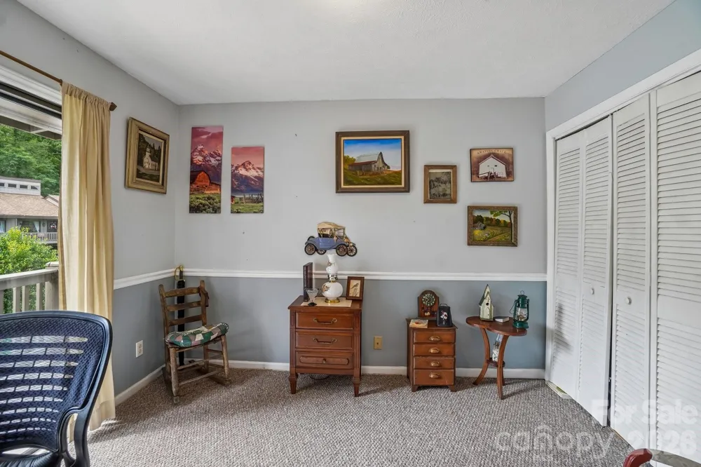 210 Juniper Lane Hendersonville, NC 28739