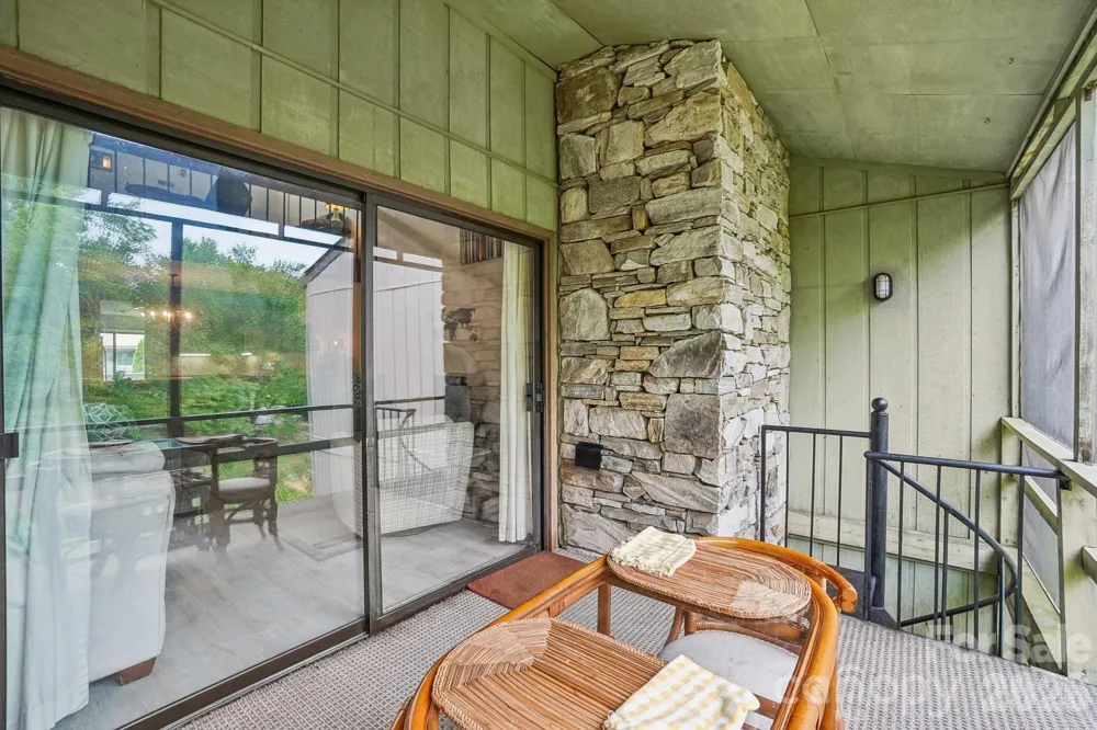 210 Juniper Lane Hendersonville, NC 28739