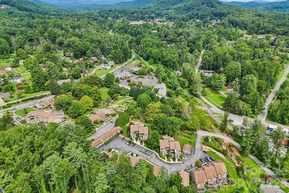 210 Juniper Lane Hendersonville, NC 28739