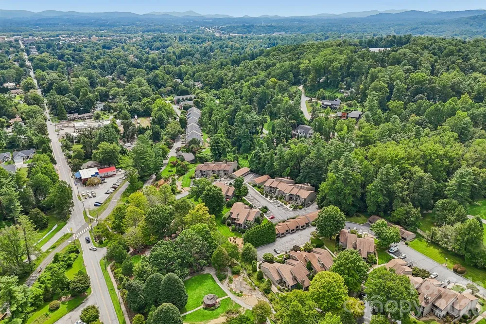 210 Juniper Lane Hendersonville, NC 28739