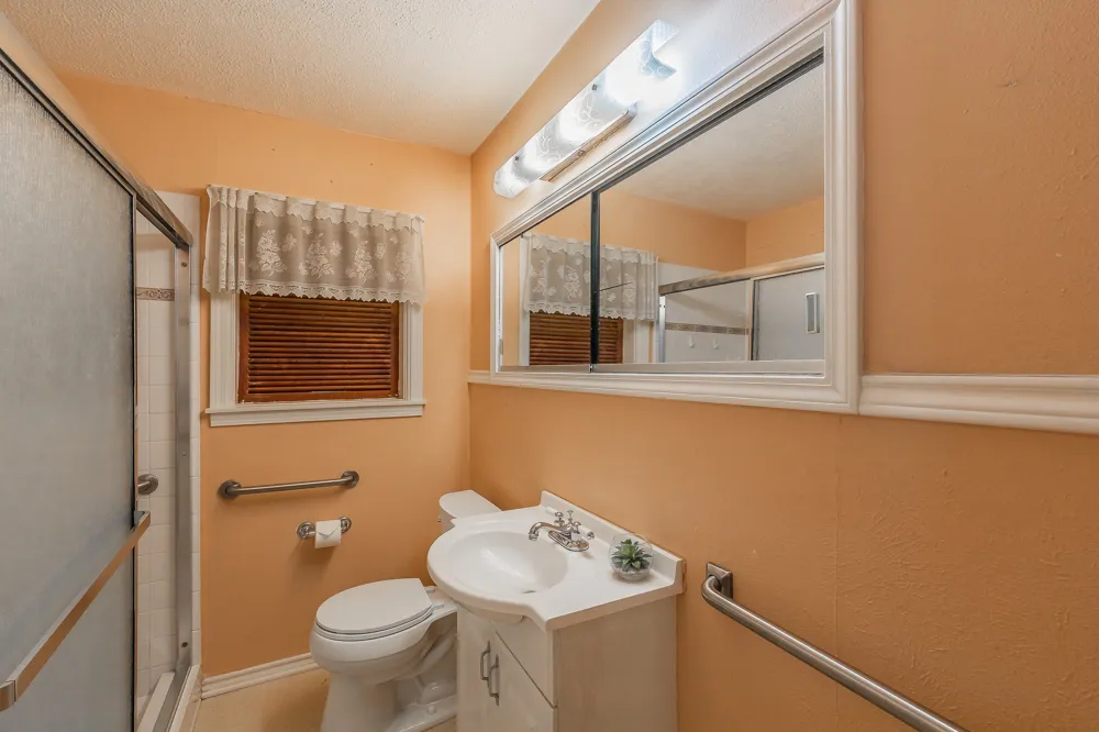 5020 Hartford Drive River Oaks, TX 76114