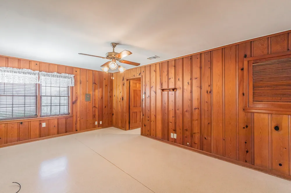 5020 Hartford Drive River Oaks, TX 76114