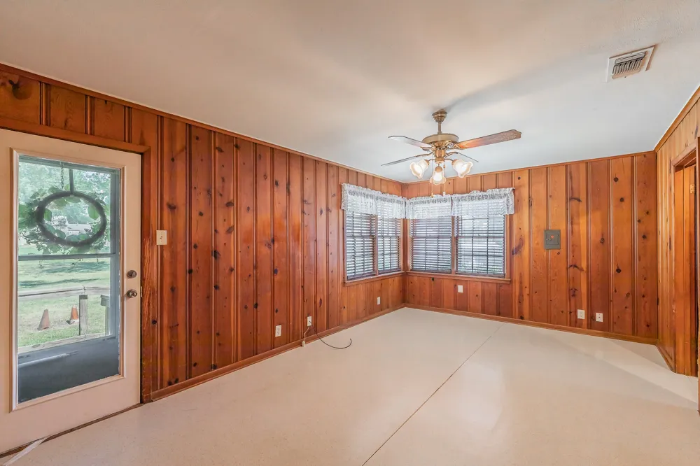 5020 Hartford Drive River Oaks, TX 76114