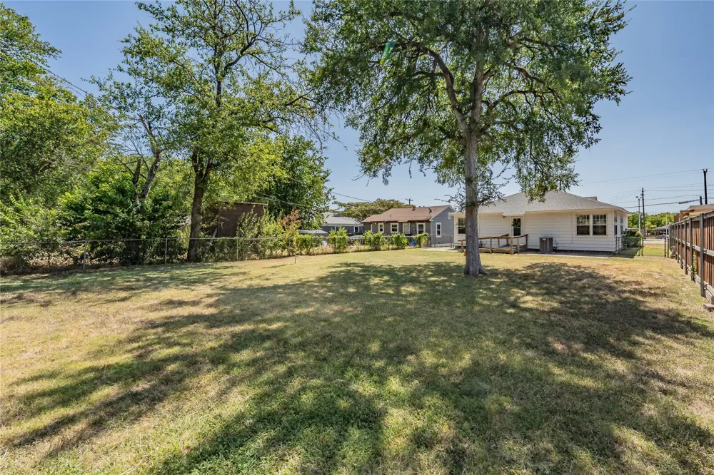 5020 Hartford Drive River Oaks, TX 76114