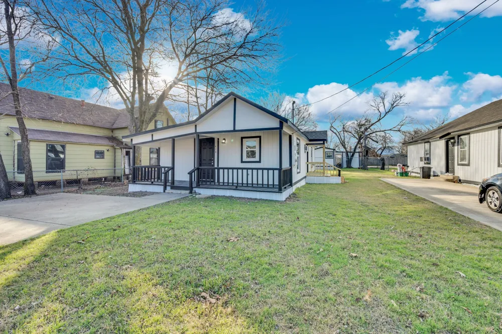 416 E Avenue F Midlothian, TX 76065