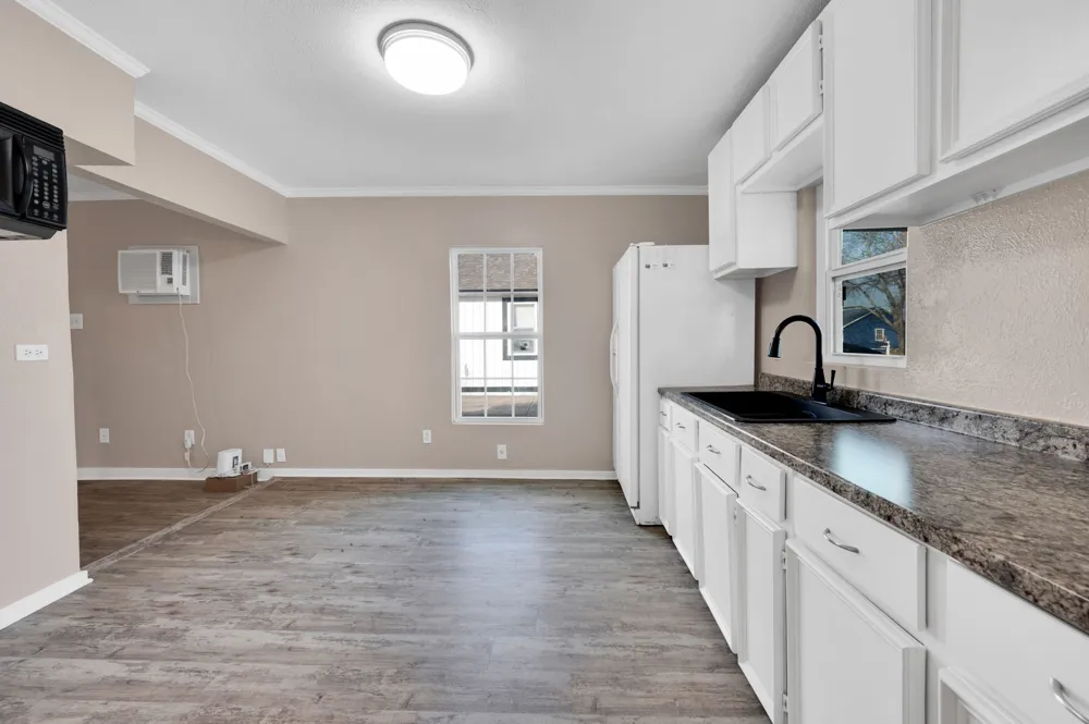 416 E Avenue F Midlothian, TX 76065