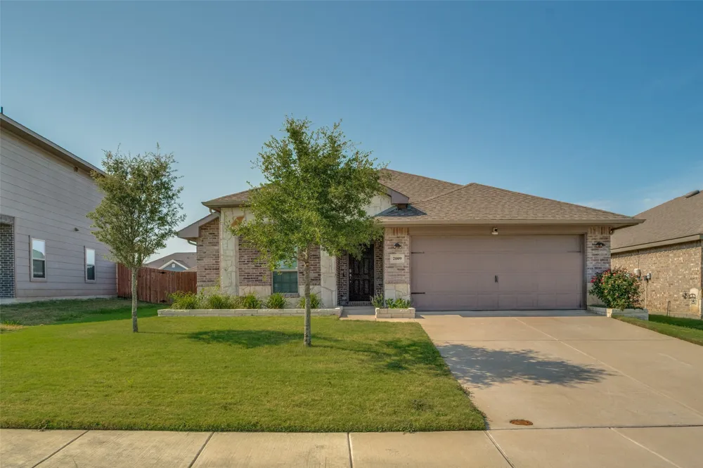 2009 Yale Street Farmersville, TX 75442