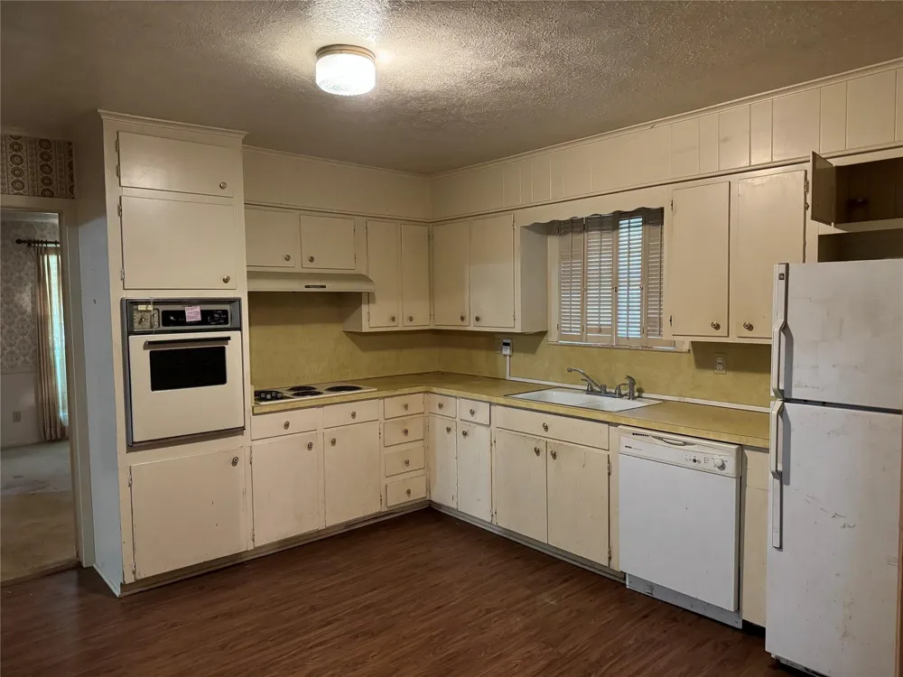 208 SW 4th Street Kerens, TX 75144