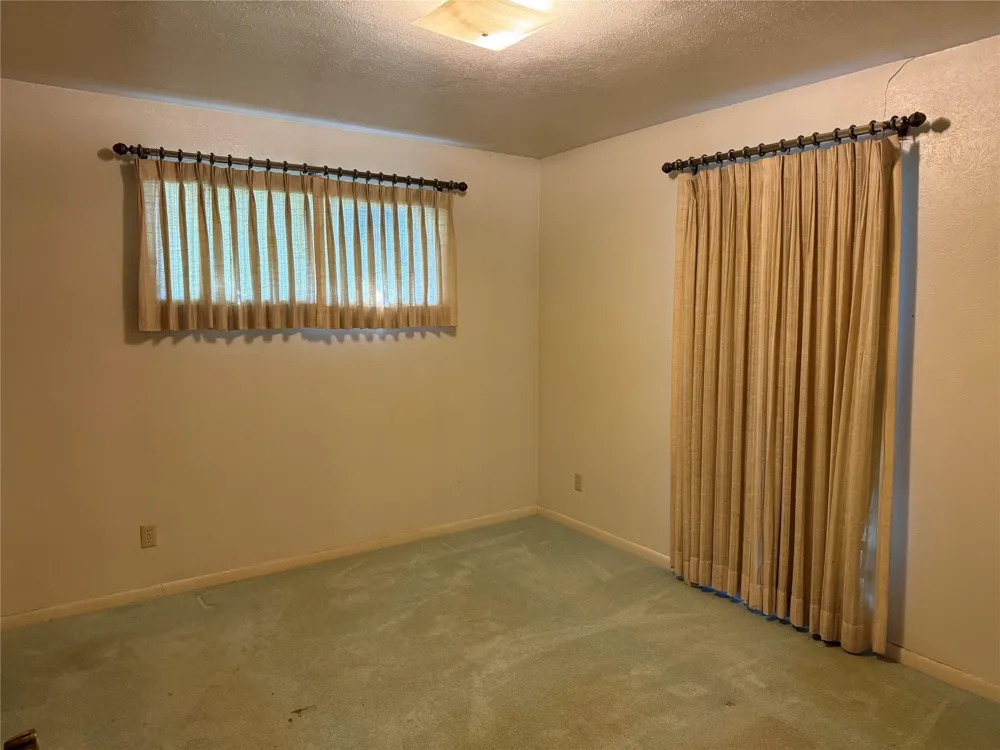 208 SW 4th Street Kerens, TX 75144