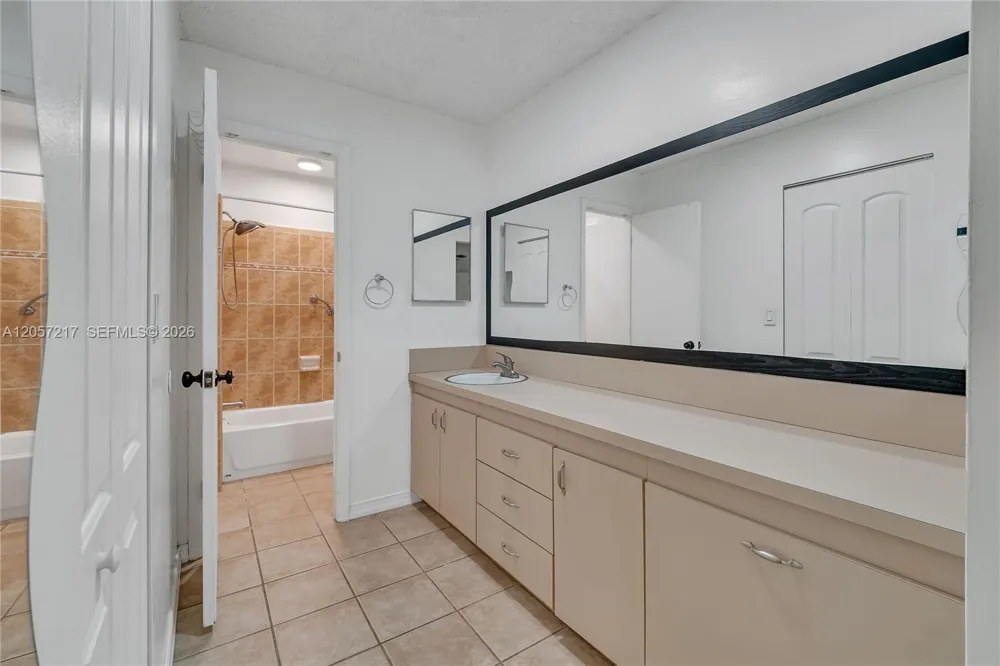 2950 NW 106th Ave #7 Sunrise, FL 33322