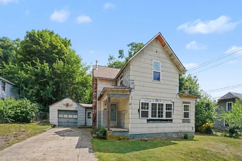 102 Worden Avenue