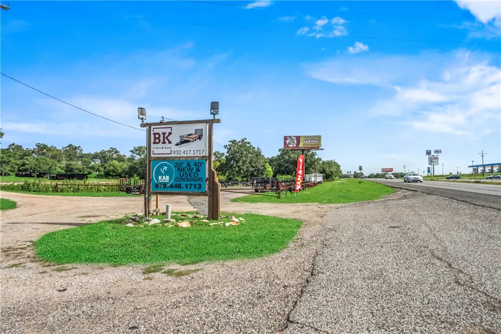29233 Highway 6 Hempstead, TX 77445