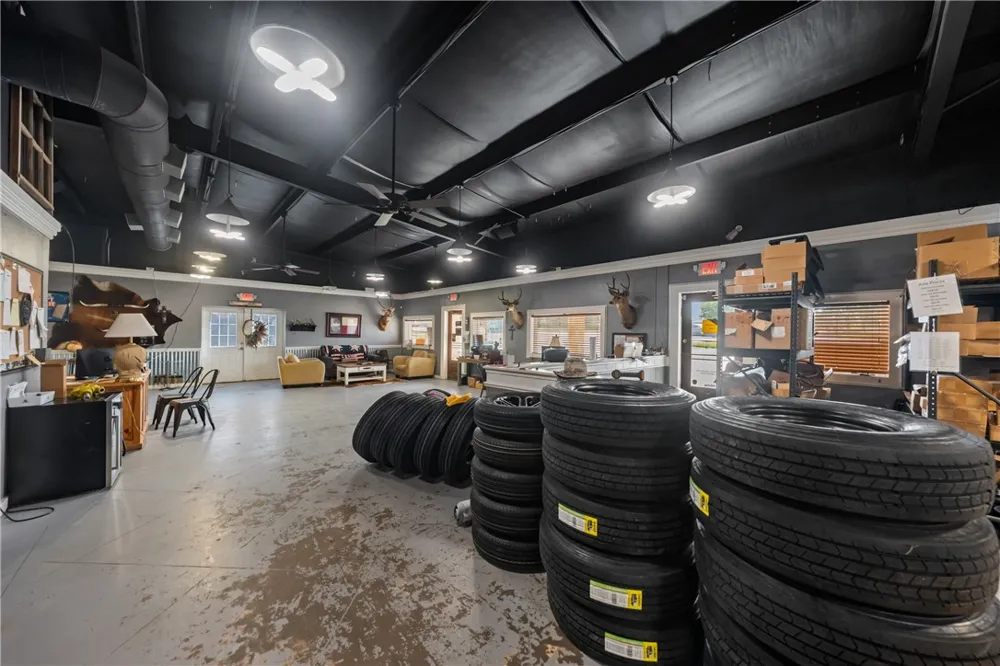 29233 Highway 6 Hempstead, TX 77445
