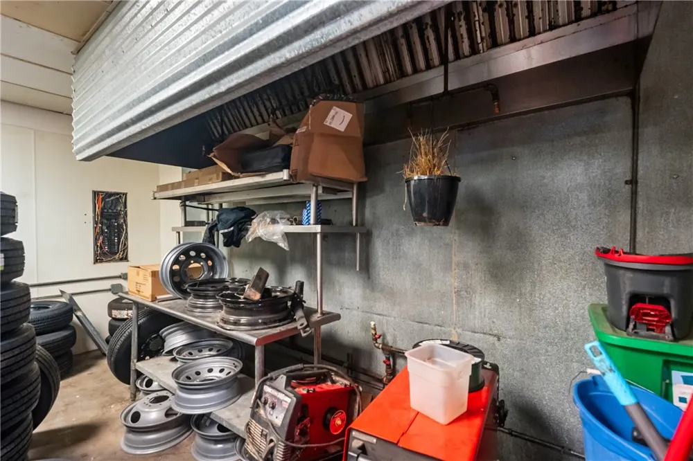 29233 Highway 6 Hempstead, TX 77445