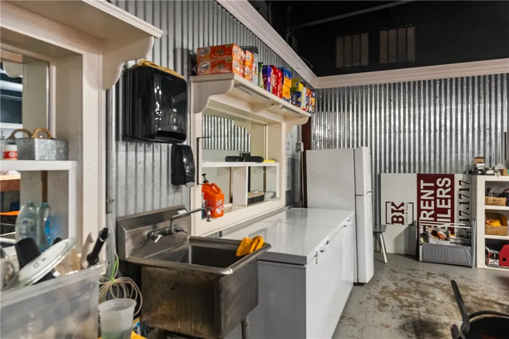 29233 Highway 6 Hempstead, TX 77445