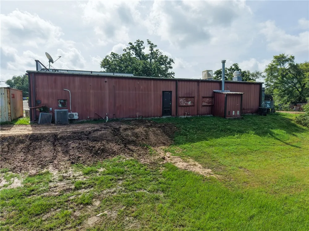 29233 Highway 6 Hempstead, TX 77445