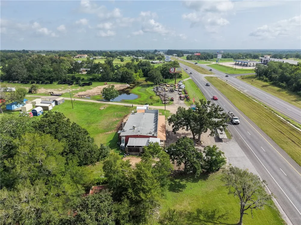 29233 Highway 6 Hempstead, TX 77445