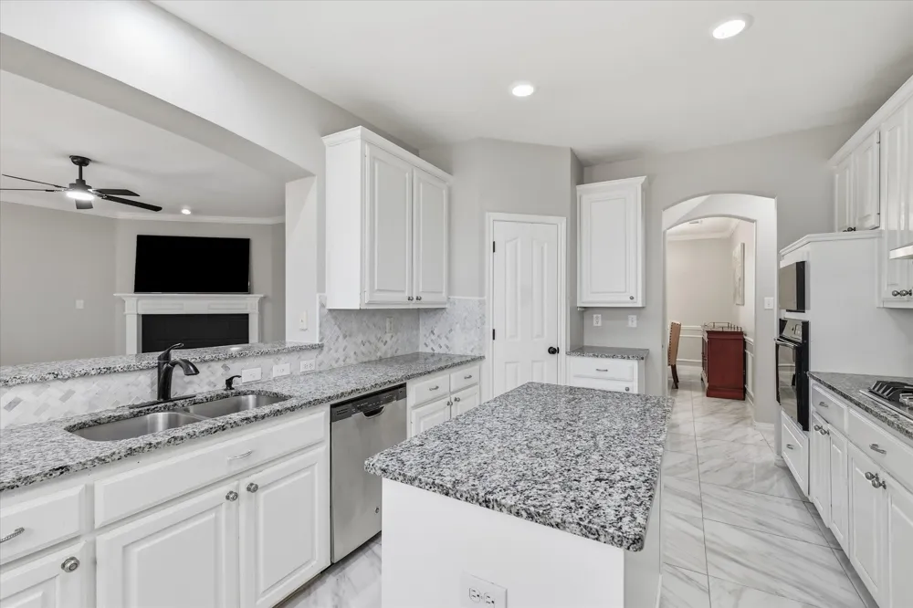 3317 Brampton Drive Corinth, TX 76210