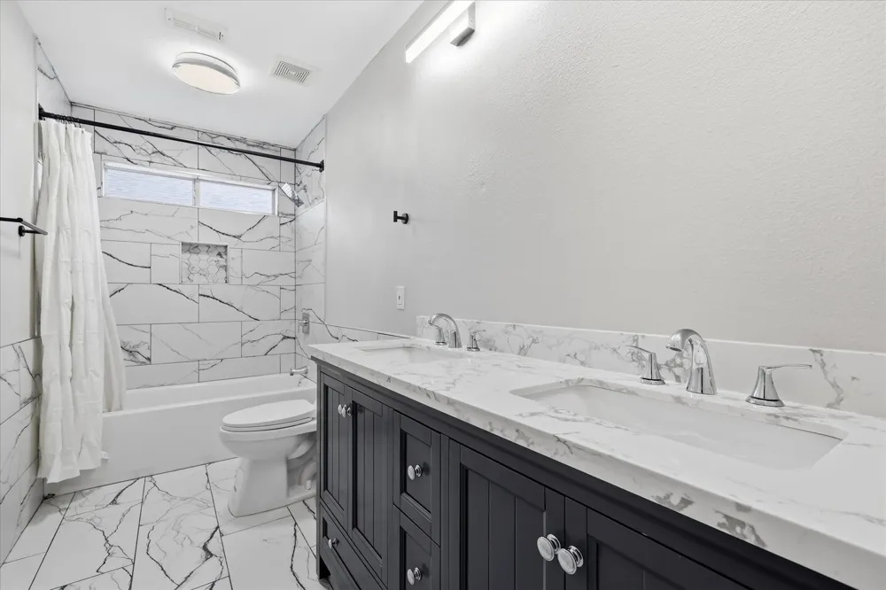 3317 Brampton Drive Corinth, TX 76210