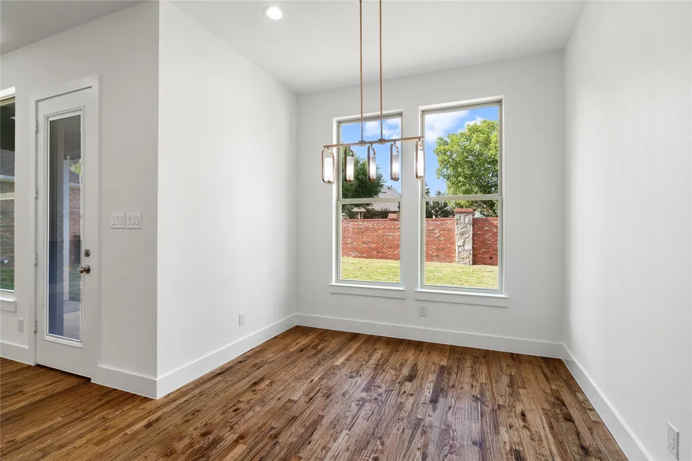 907 Saint George Place DeSoto, TX 75115