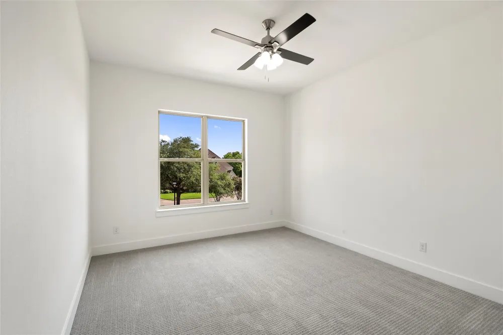 907 Saint George Place DeSoto, TX 75115