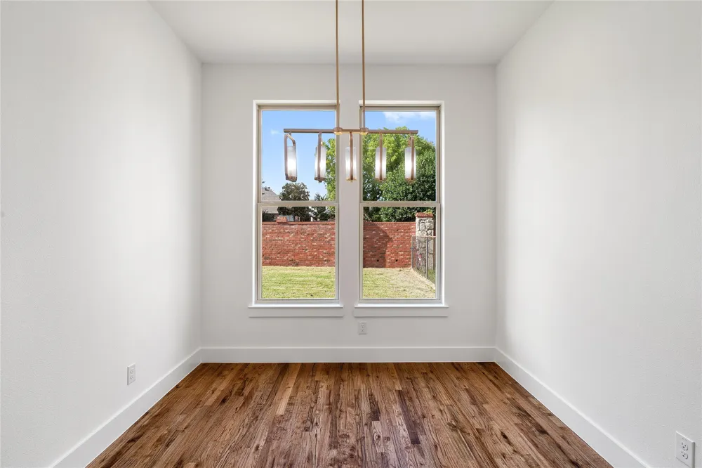 907 Saint George Place DeSoto, TX 75115