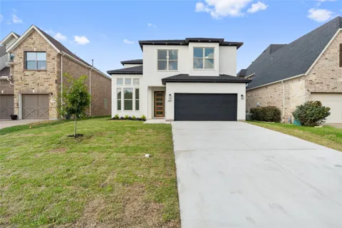 907 Saint George Place