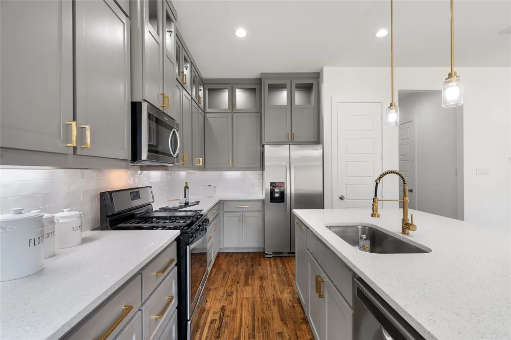907 Saint George Place DeSoto, TX 75115