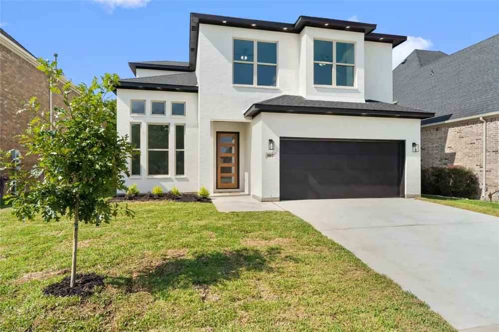 907 Saint George Place DeSoto, TX 75115
