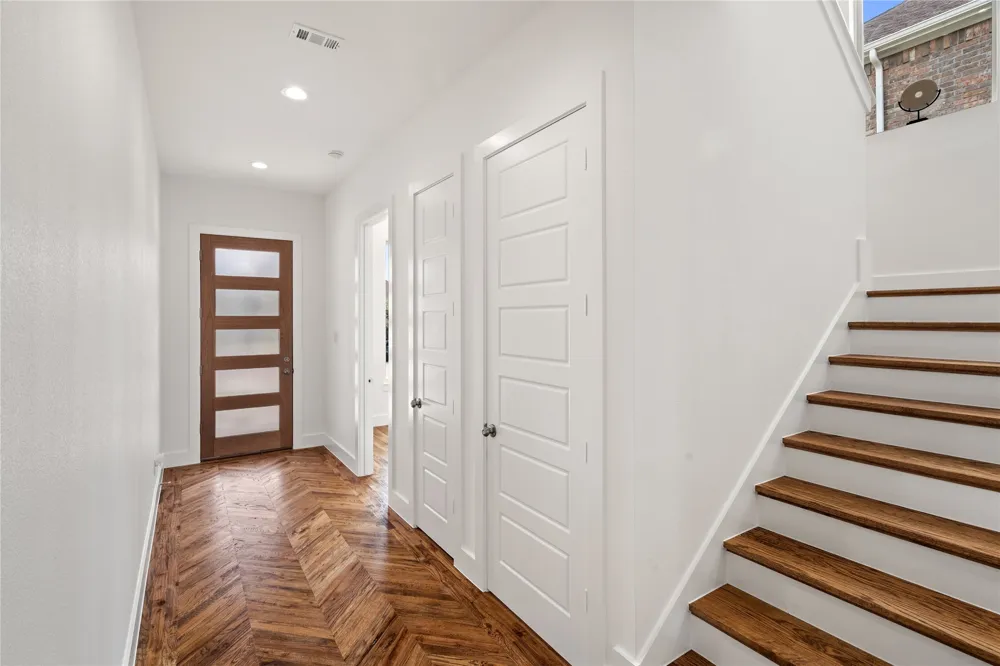 907 Saint George Place DeSoto, TX 75115